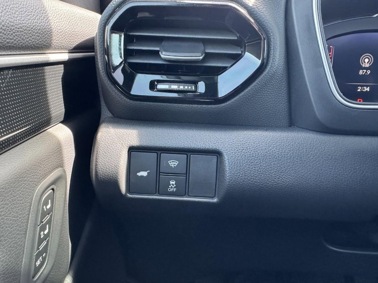 Certified 2025 Honda Pilot Black Edition image 28