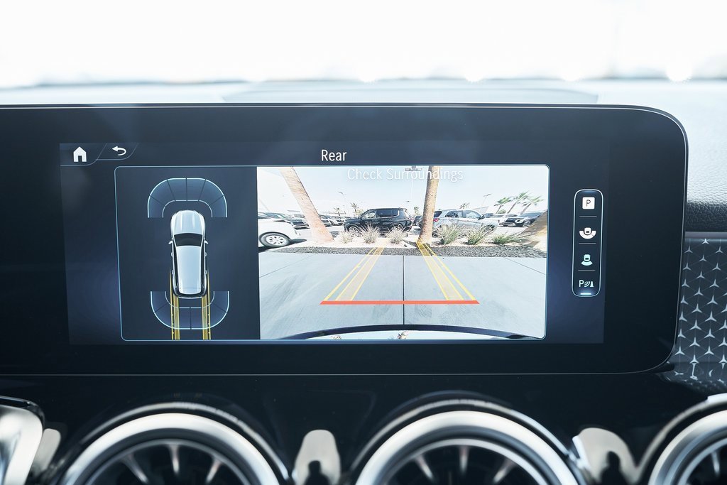 Used 2025 Mercedes-Benz GLB 250 4MATIC w/ Exclusive Package image 57