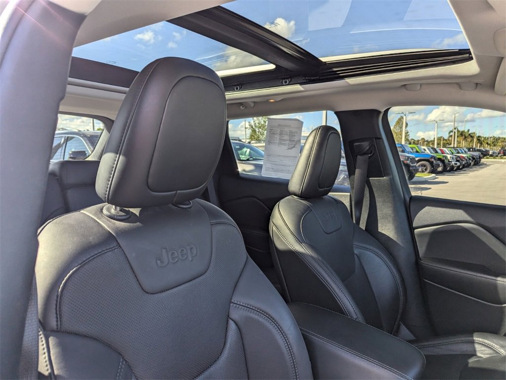 Used 2021 Jeep Cherokee Limited w/ Elite Package image 11