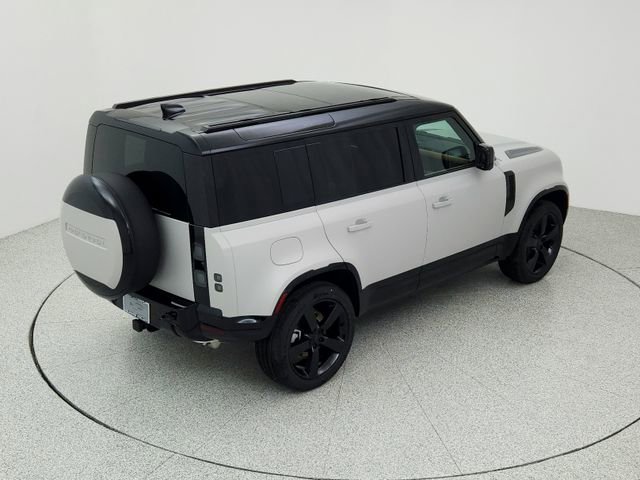 New 2026 Land Rover Defender 110 X-Dynamic SE image 15