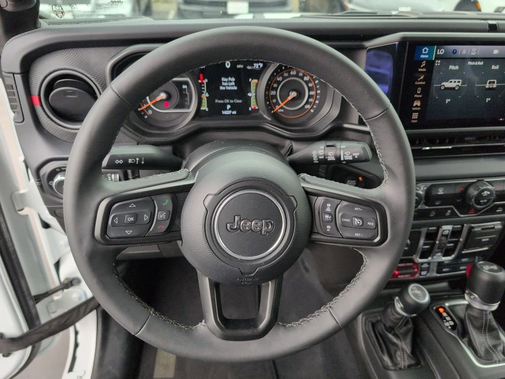 Used 2025 Jeep Wrangler Unlimited Rubicon image 23