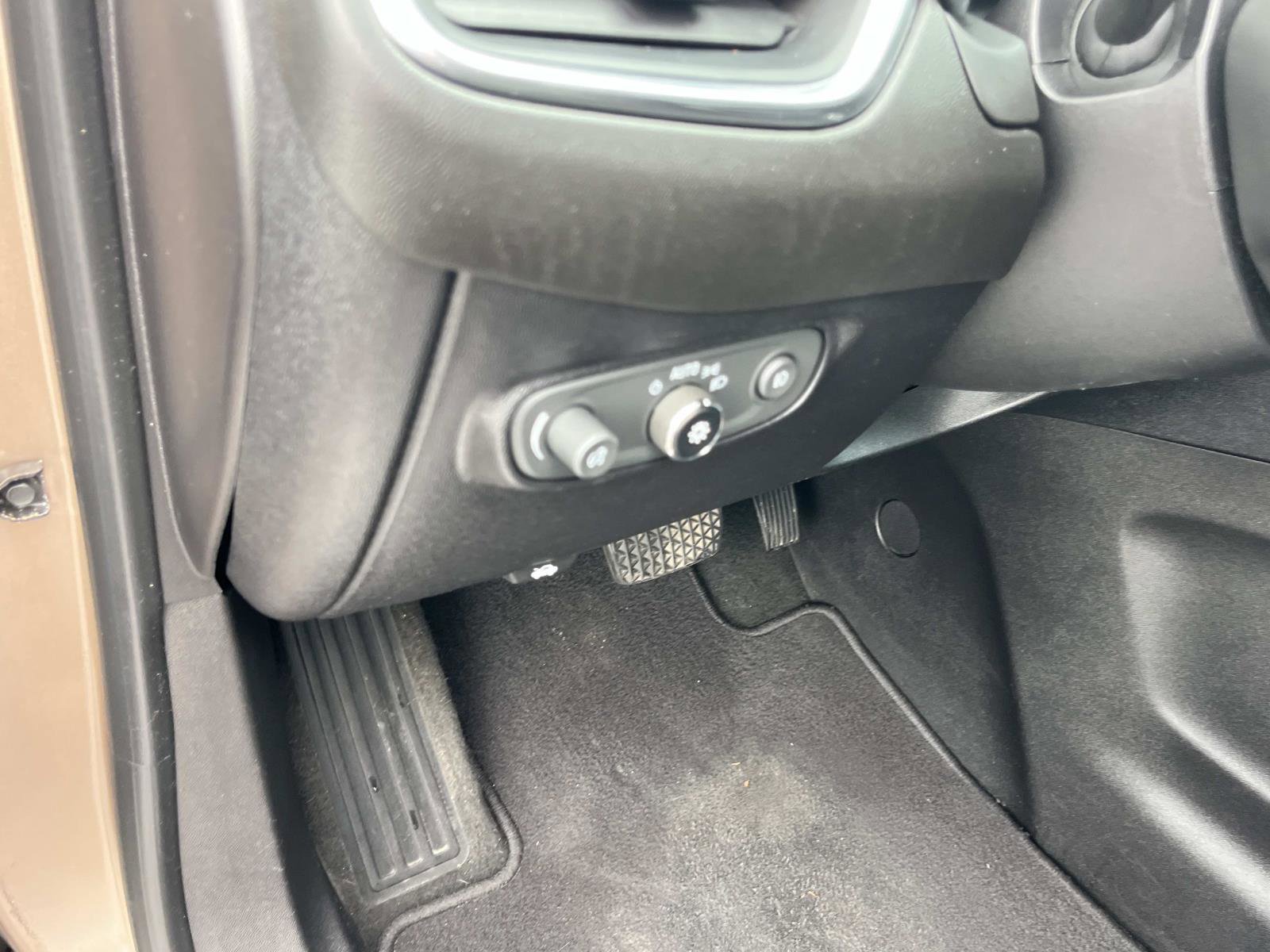 Used 2018 Chevrolet Equinox Premier AWD/4WD image 31