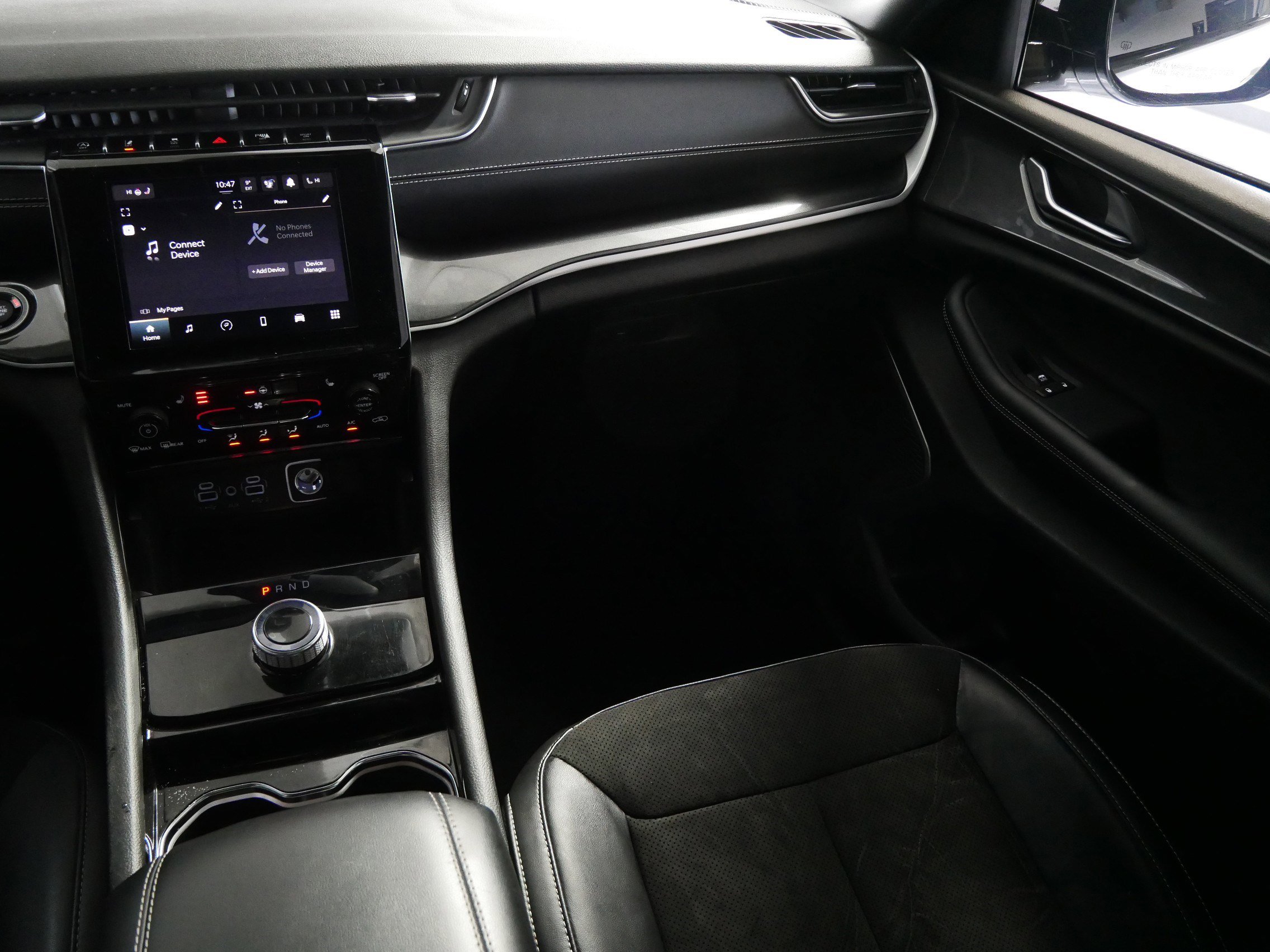 Used 2022 Jeep Grand Cherokee Altitude image 11