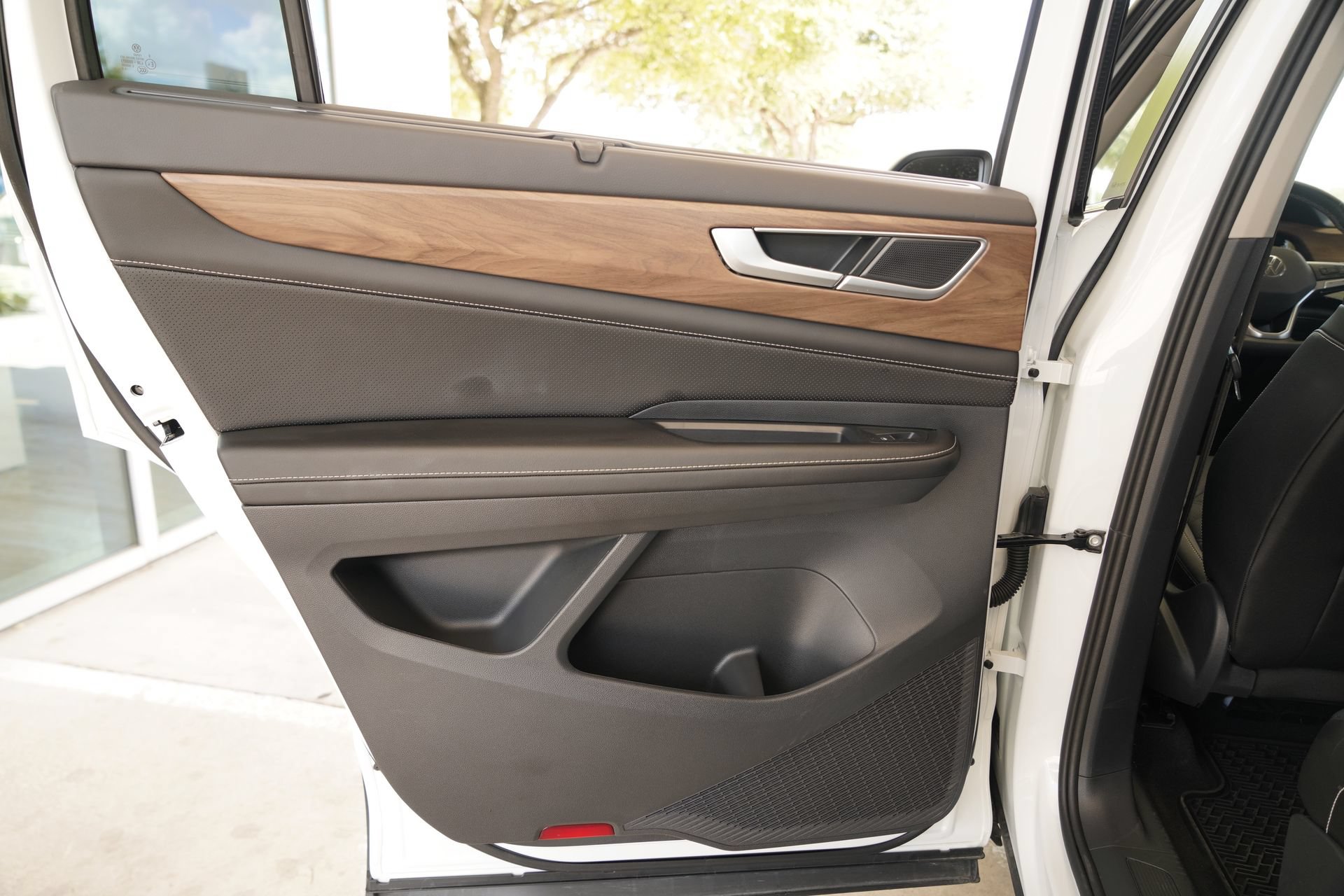 Certified 2026 Volkswagen Atlas SE FWD image 34