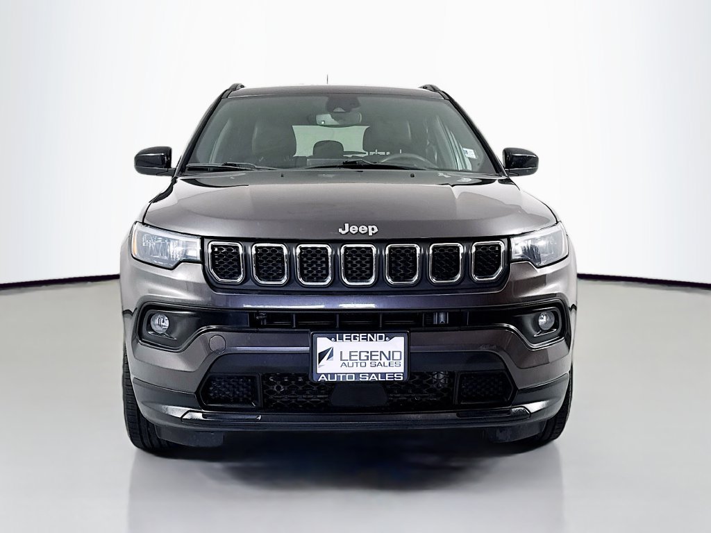 Used 2023 Jeep Compass Latitude w/ Convenience Group AWD/4WD image 2