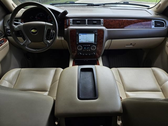 Used 2013 Chevrolet Avalanche LTZ RWD image 23