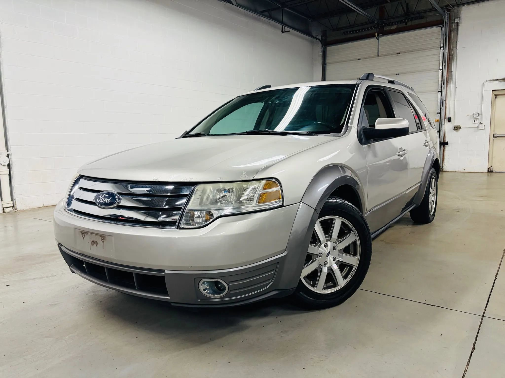 Used 2008 Ford Taurus X SEL image 1