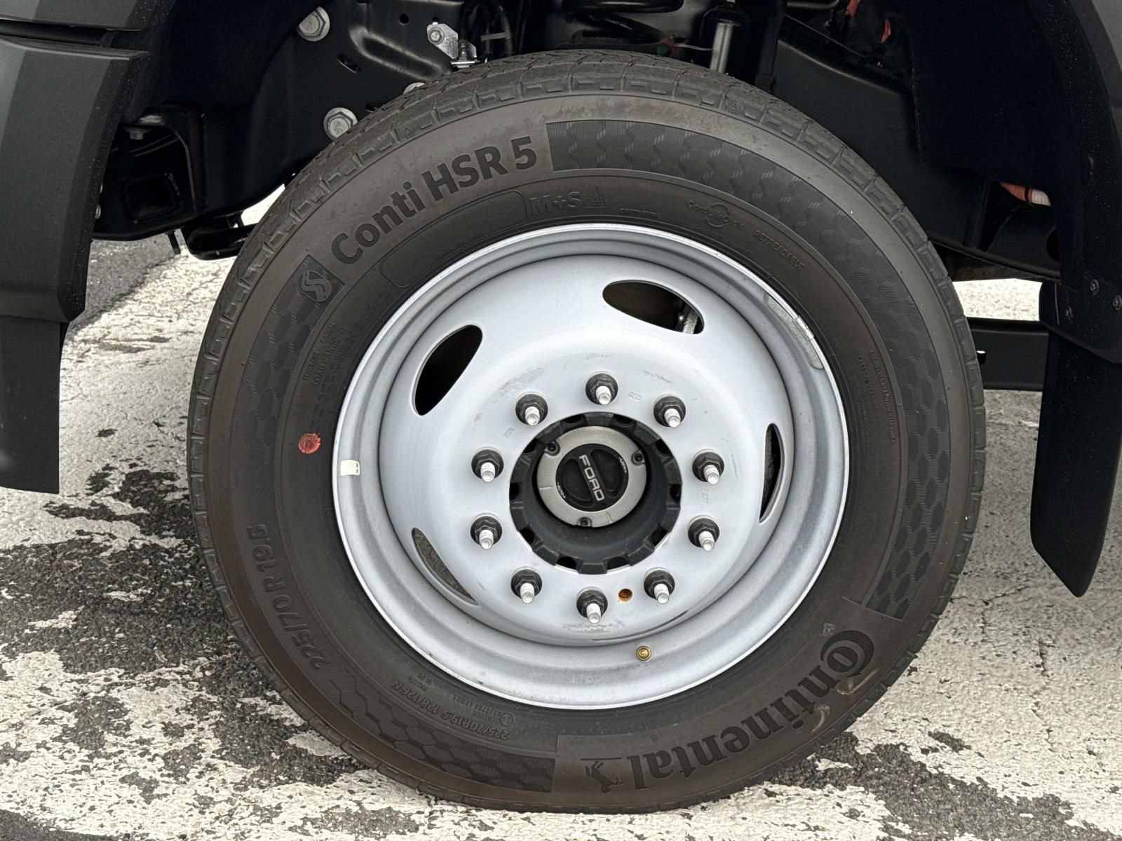 New 2026 Ford F550 4x4 Supercab Super Duty image 9