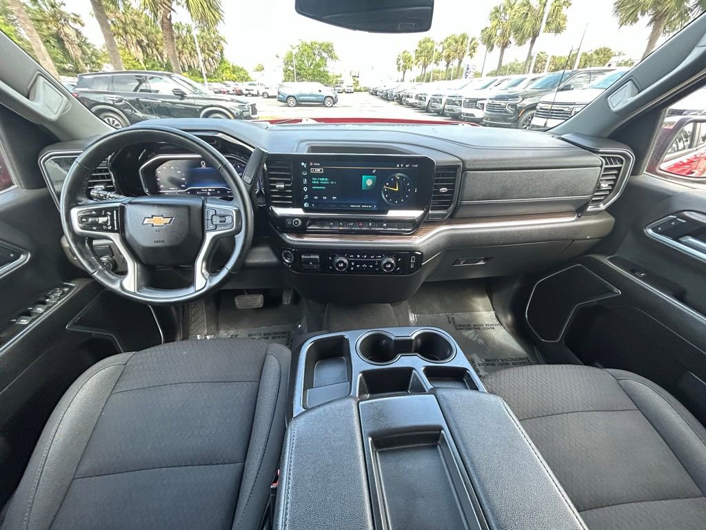 Used 2025 Chevrolet Silverado 1500 LT image 18