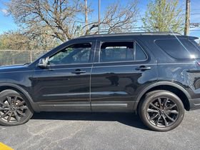Used 2018 Ford Explorer XLT w/ Equipment Group 202A AWD/4WD image 8