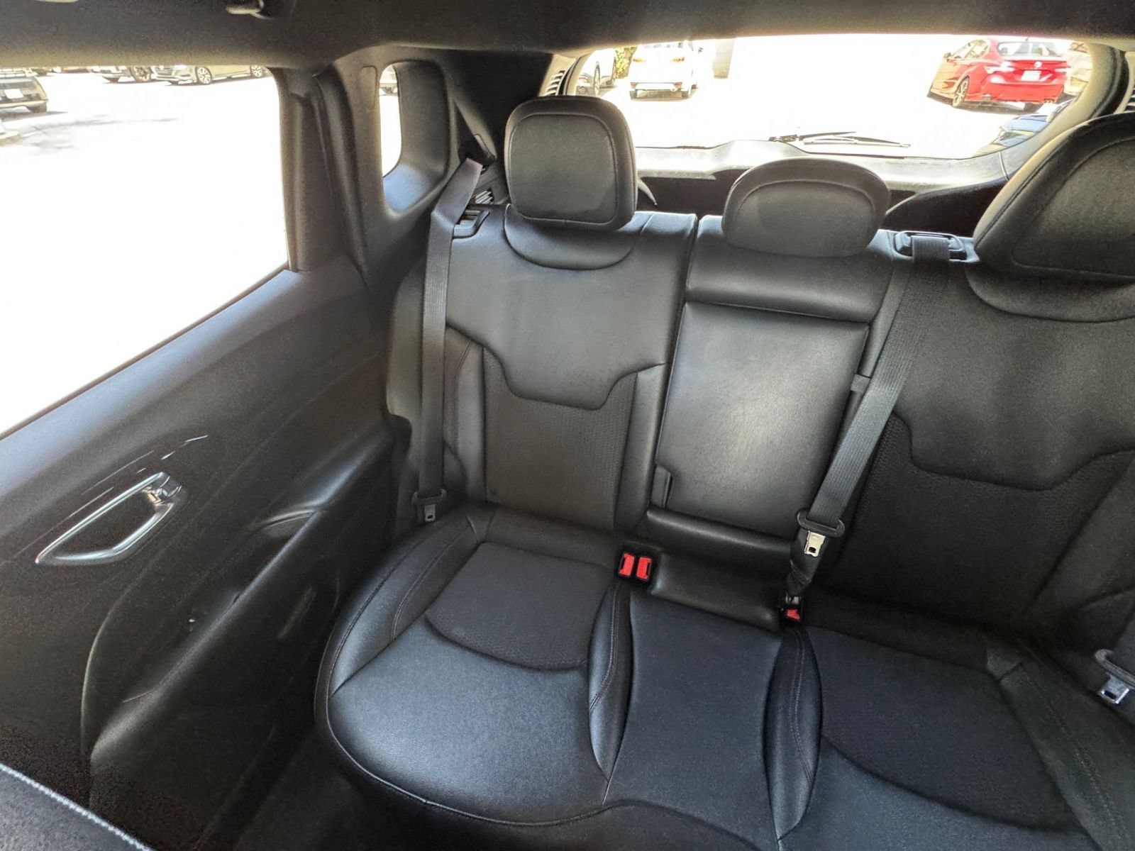 Used 2025 Jeep Compass Trailhawk AWD/4WD image 37