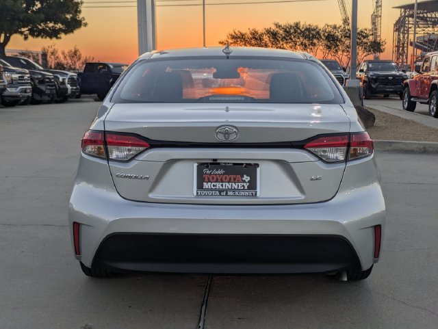 Used 2025 Toyota Corolla LE FWD image 6
