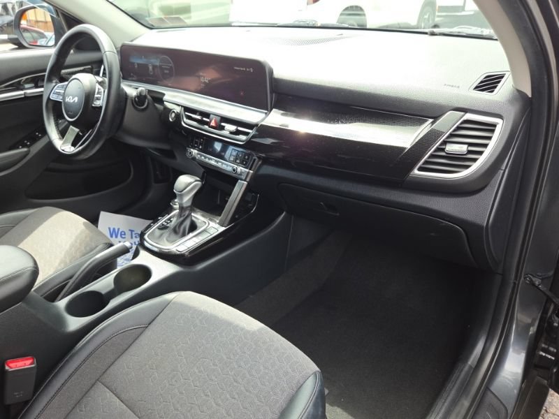Used 2024 Kia Seltos S AWD/4WD image 13