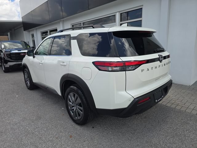 Used 2025 Nissan Pathfinder SV FWD image 5