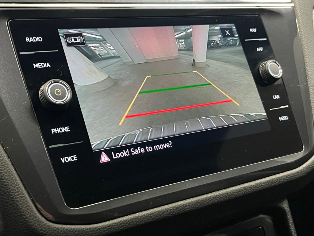 Used 2022 Volkswagen Tiguan SEL R-Line image 27