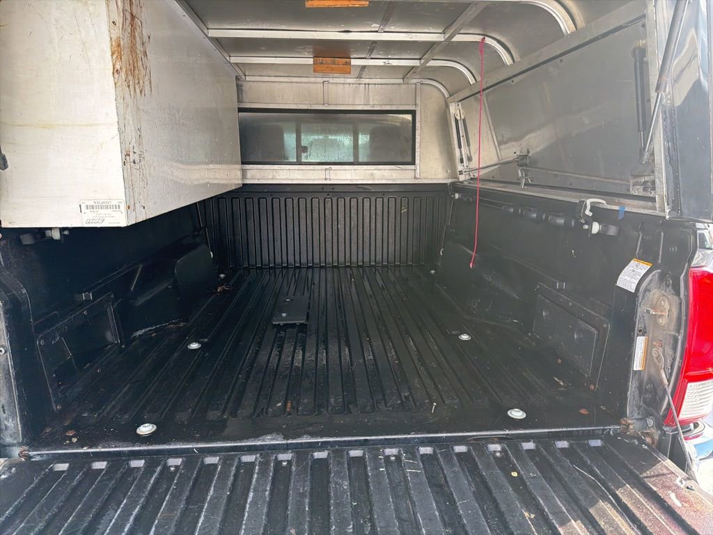 Used 2016 Toyota Tacoma SR5 w/ Towing Package image 10