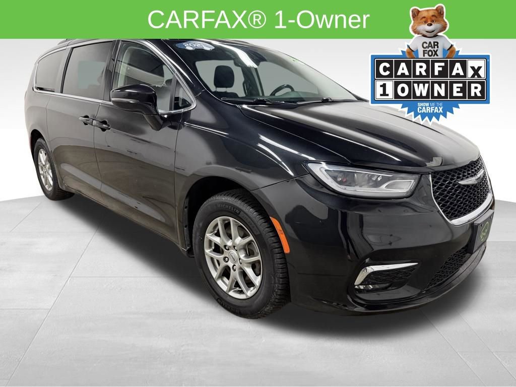 Used 2021 Chrysler Pacifica Touring w/ Cold Weather Group FWD image 4
