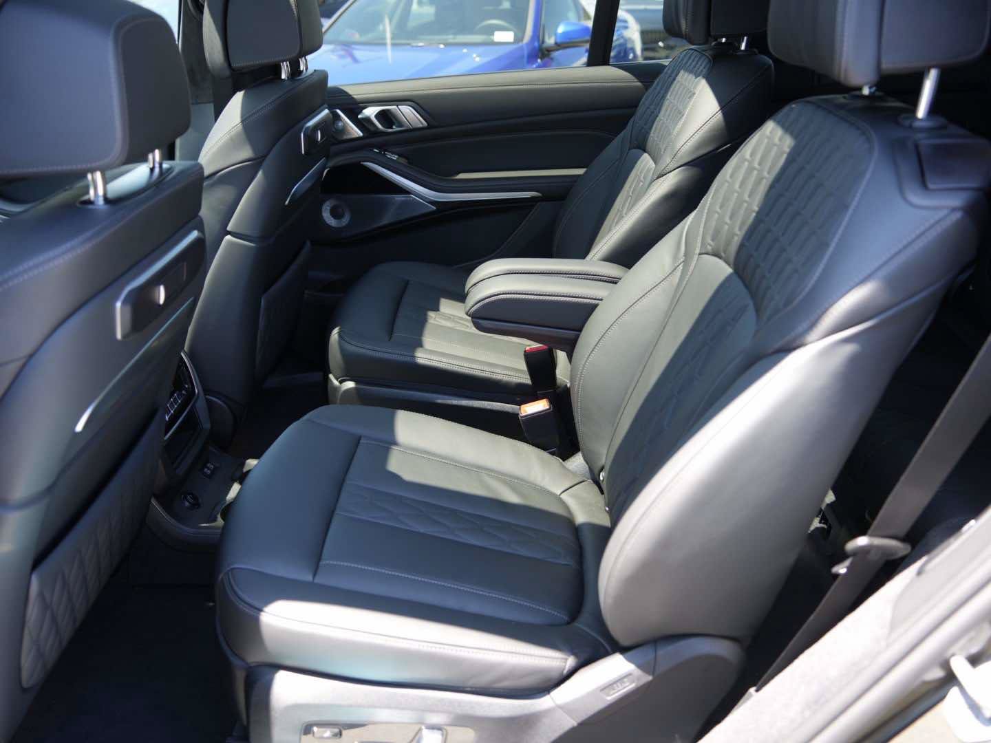 New 2026 BMW ALPINA XB7 AWD/4WD image 11