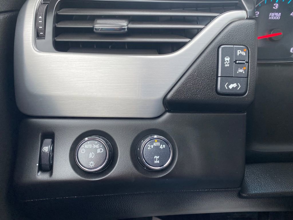 Used 2018 GMC Yukon XL SLT w/ Premium Edition image 32