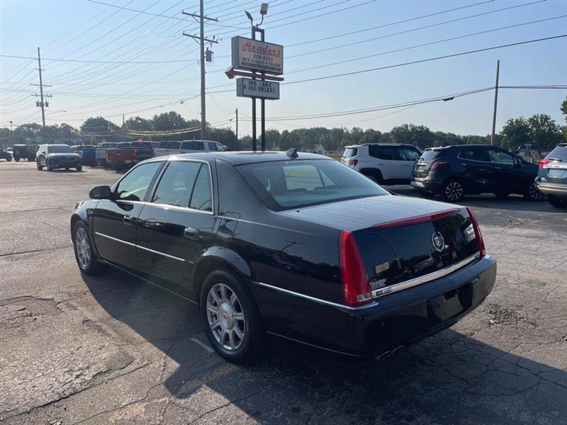 Used 2009 Cadillac DTS w/ Sun And Sound Package FWD image 6