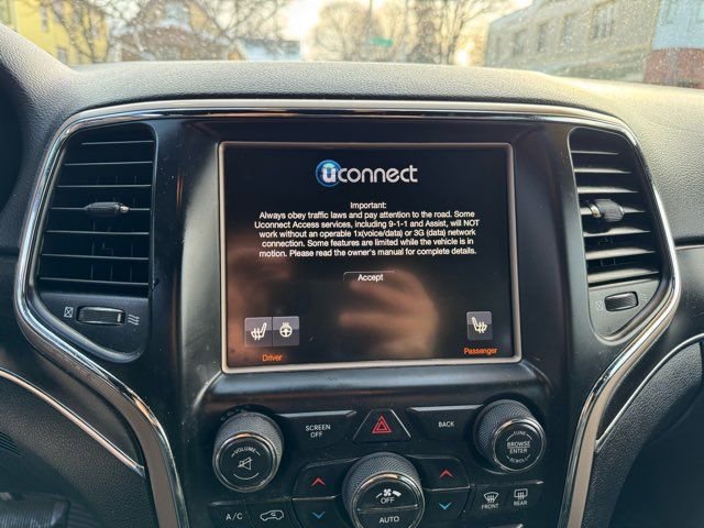 Used 2017 Jeep Grand Cherokee Limited image 14