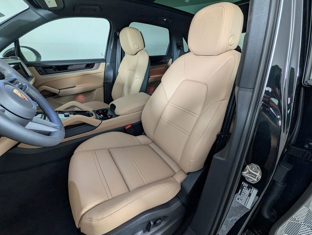New 2026 Porsche Cayenne AWD/4WD image 5