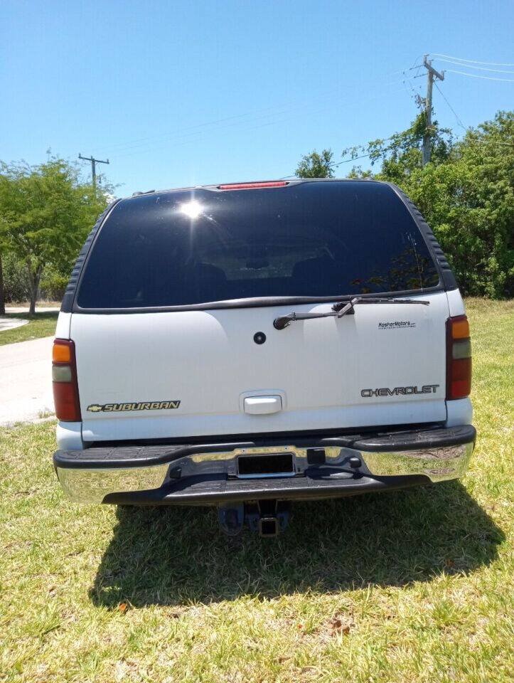 Used 2002 Chevrolet Suburban LT RWD image 9