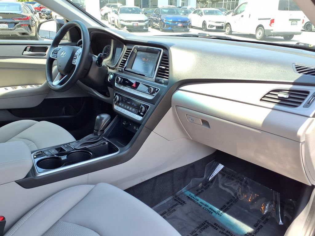 Used 2019 Hyundai Sonata SEL w/ Tech Package 02 FWD image 14
