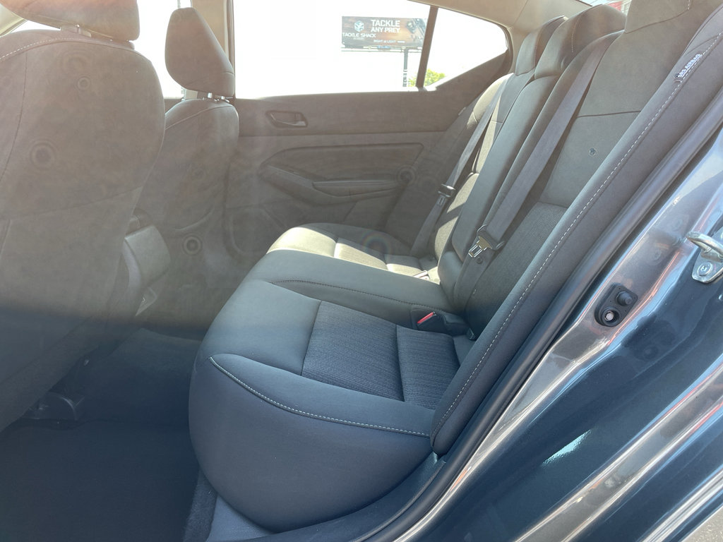 Used 2025 Nissan Altima 2.5 SV image 17