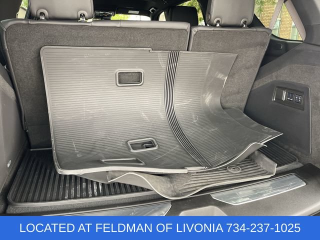 Certified 2025 Cadillac Escalade Luxury w/ LPO, Floor Liner Package AWD/4WD image 35