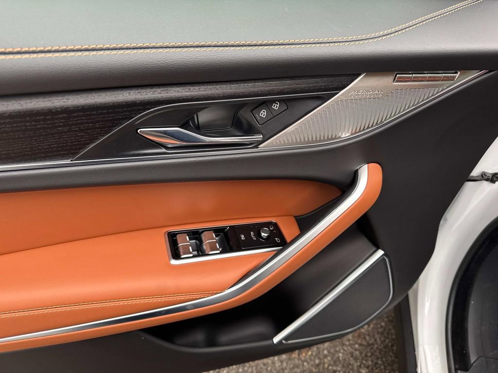 New 2026 Jaguar F-PACE R-Dynamic S AWD/4WD image 16