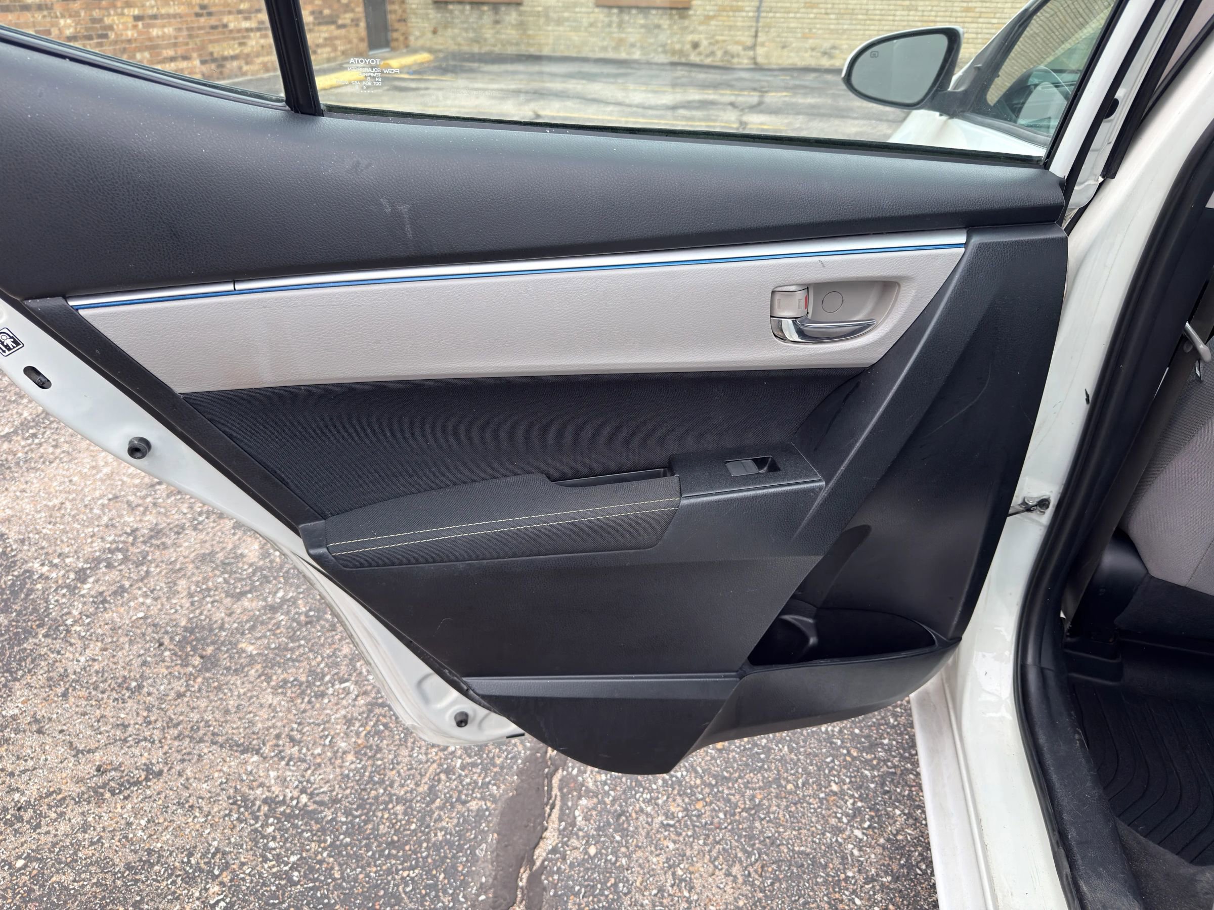 Used 2016 Toyota Corolla LE FWD image 24