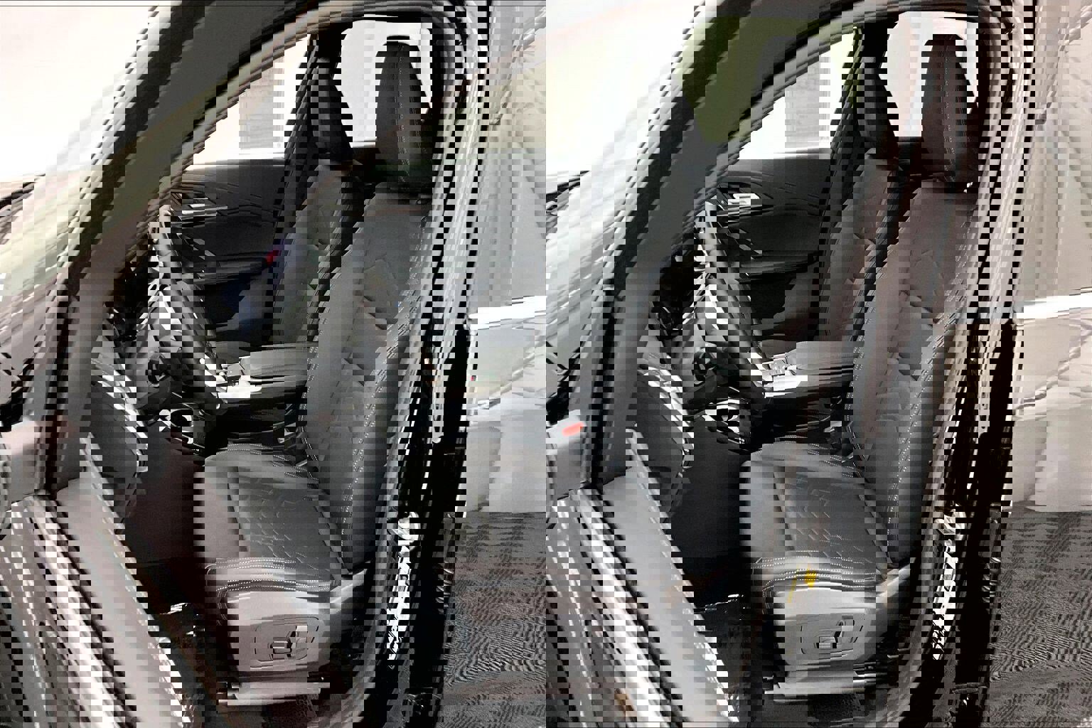 Used 2024 BMW X1 xDrive28i w/ Convenience Package image 15