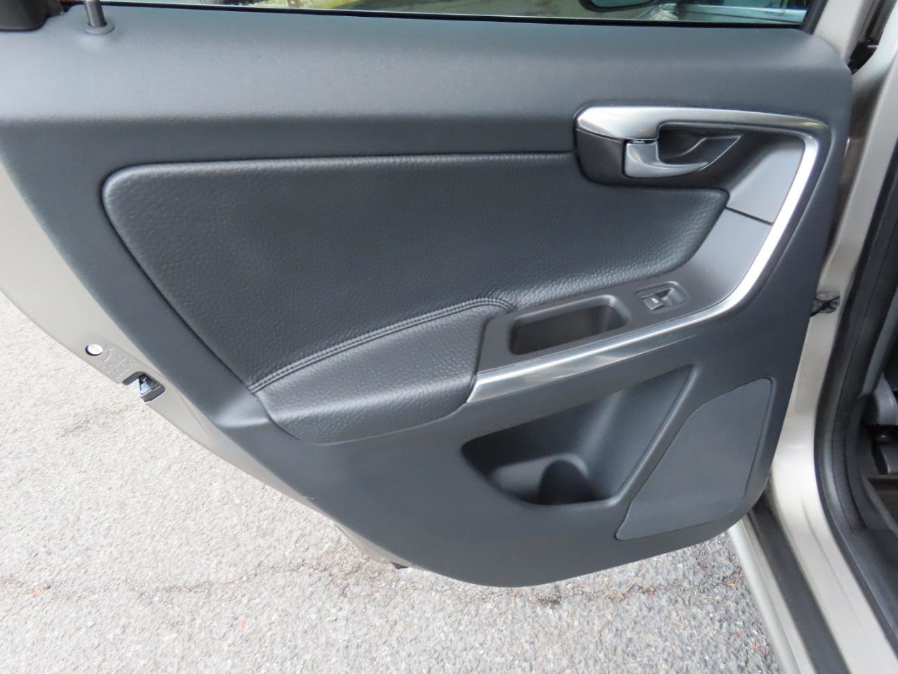 Used 2014 Volvo XC60 3.2 image 14