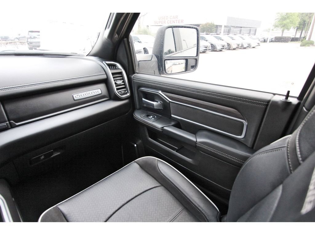 Used 2025 RAM 2500 Laramie w/ Night Edition AWD/4WD image 8