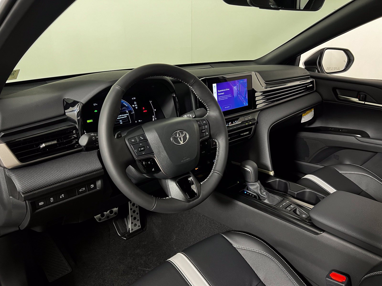 New 2026 Toyota Camry SE FWD image 9