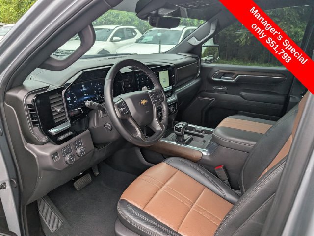 Used 2025 Chevrolet Silverado 1500 High Country w/ Technology Package AWD/4WD image 14