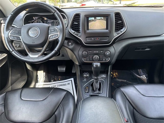 Used 2019 Jeep Cherokee Latitude Plus w/ Comfort/Convenience Group image 16