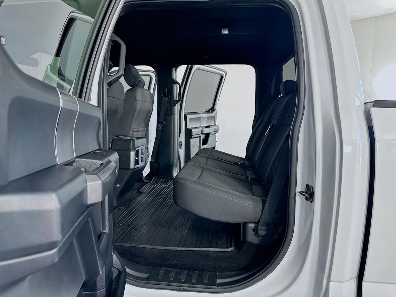 Used 2016 Ford F150 XLT w/ Equipment Group 302A Luxury image 29