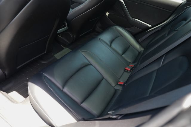 Used 2019 Tesla Model 3 RWD image 12