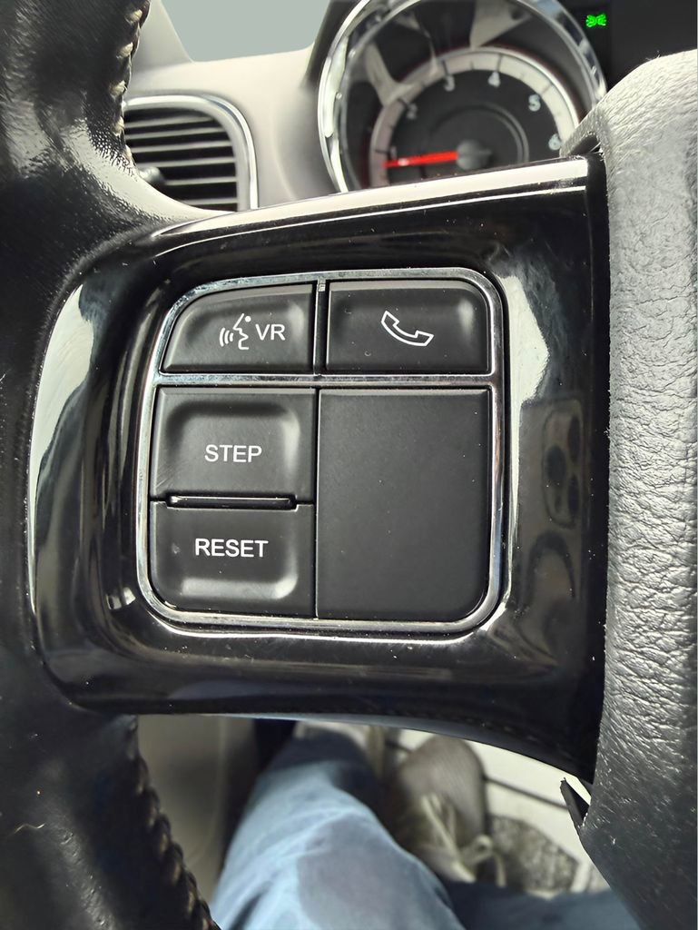 Used 2020 Dodge Grand Caravan SXT FWD image 27