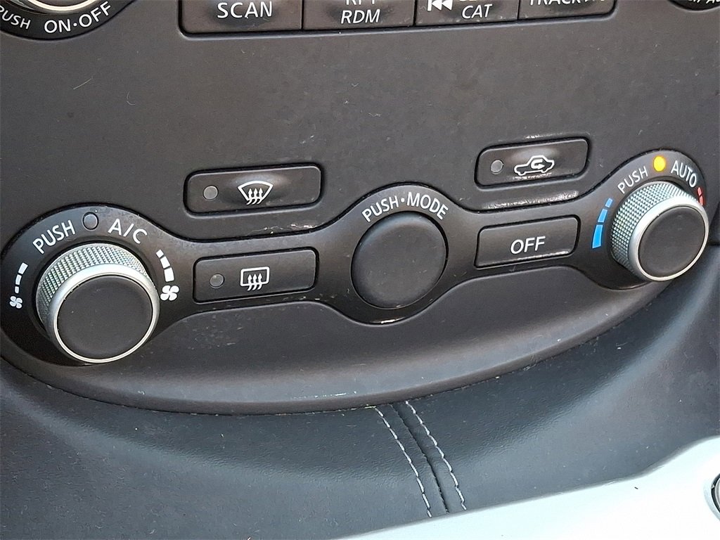 Used 2018 Nissan 370Z Touring Sport image 14