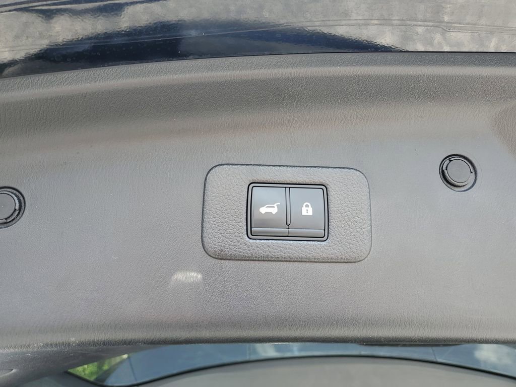 Used 2022 Nissan Armada SL w/ Midnight Edition Package image 9