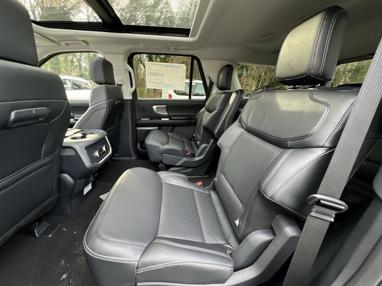 New 2025 Ford Expedition Platinum w/ Driver's Package image 25