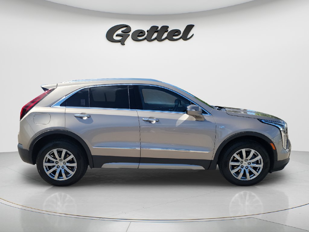 Used 2023 Cadillac XT4 Premium Luxury w/ Enhanced Visibility Package FWD image 8