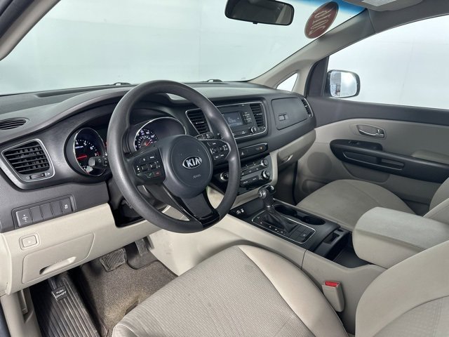Used 2016 Kia Sedona LX image 12