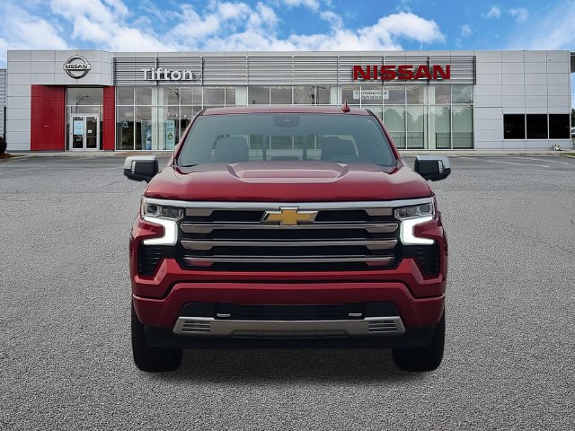 Used 2024 Chevrolet Silverado 1500 High Country w/ Technology Package AWD/4WD image 2