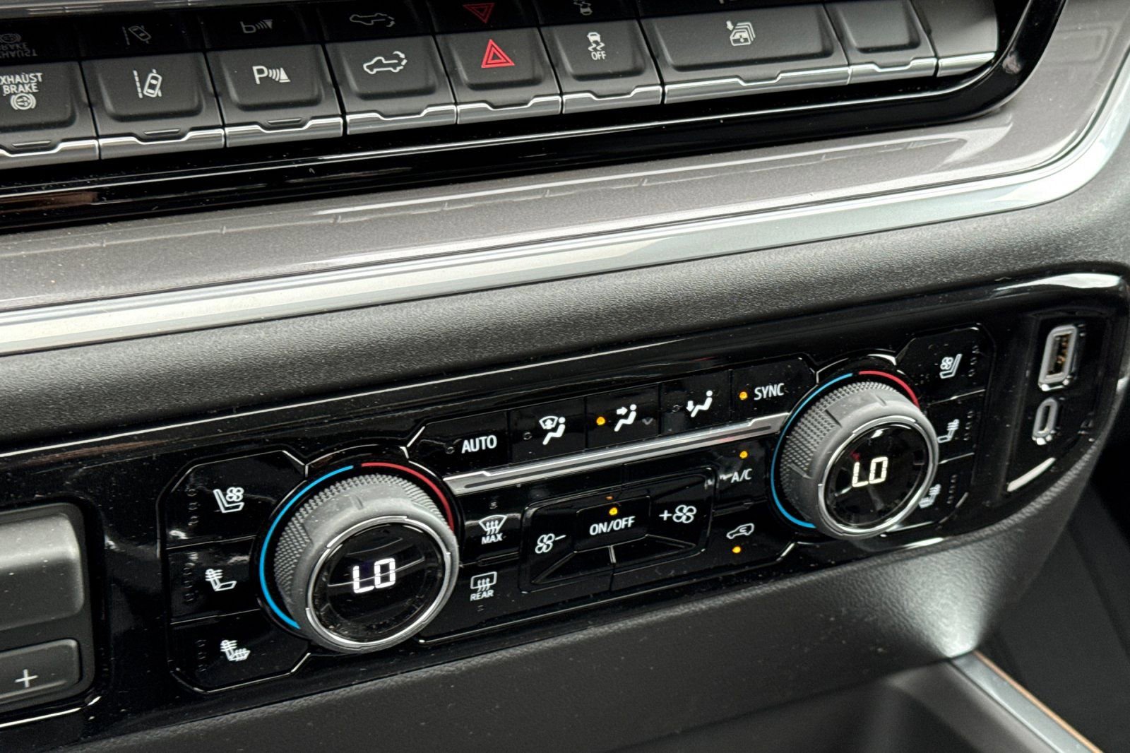 New 2026 Chevrolet Silverado 3500 High Country w/ Technology Package image 19