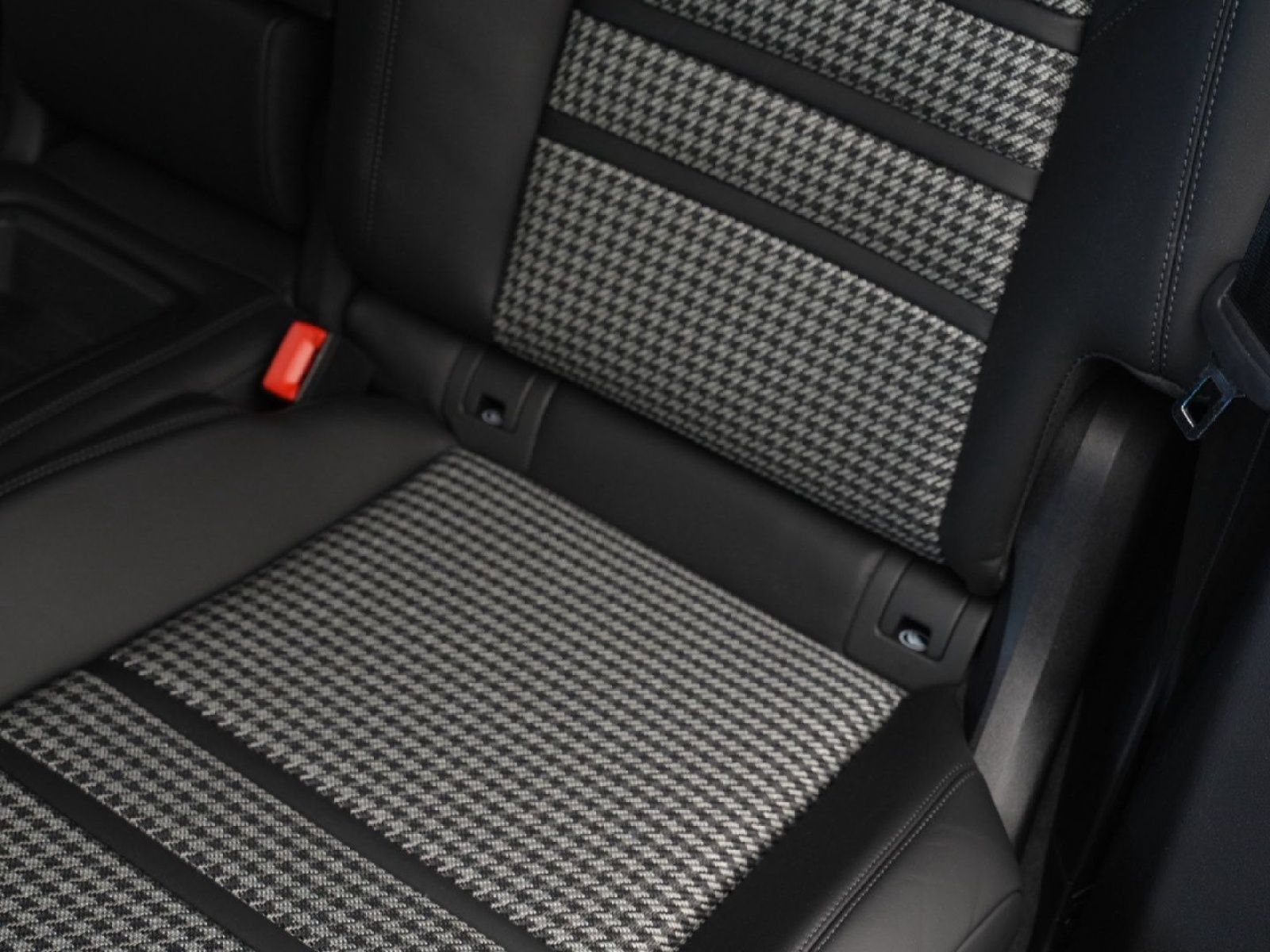 Used 2026 Porsche Cayenne GTS AWD/4WD image 23