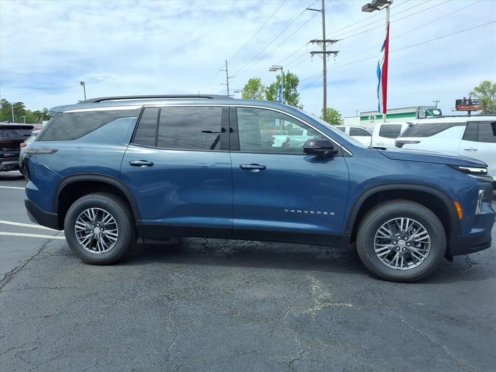 New 2026 Chevrolet Traverse LT FWD image 2